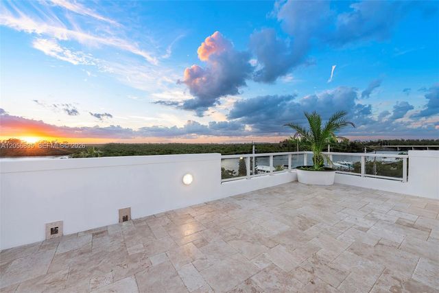 348 Elm Street B10, Hollywood, FL 33019
