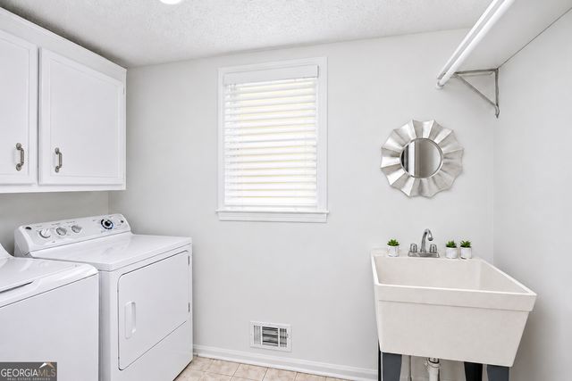 360 Darren Drive, Fayetteville, GA 30215