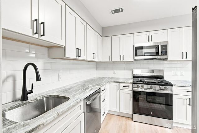21 Iowa Court, Old Bridge, NJ 07747