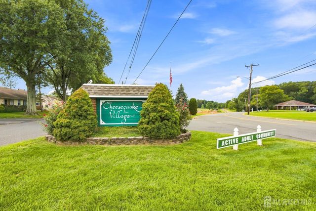 21 Iowa Court, Old Bridge, NJ 07747
