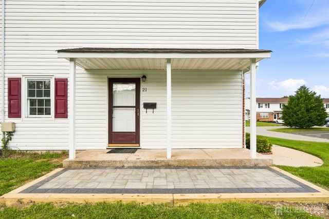 21 Iowa Court, Old Bridge, NJ 07747