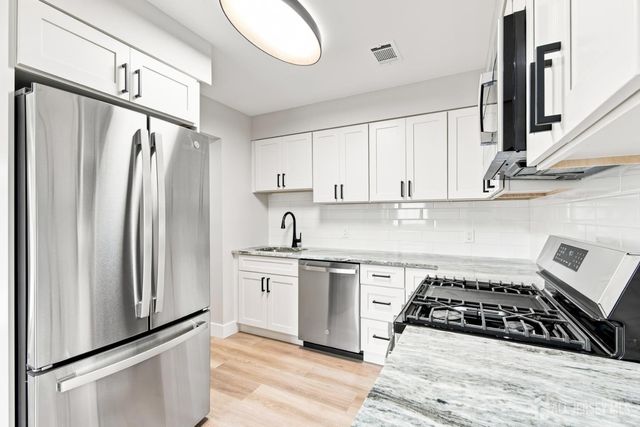 21 Iowa Court, Old Bridge, NJ 07747