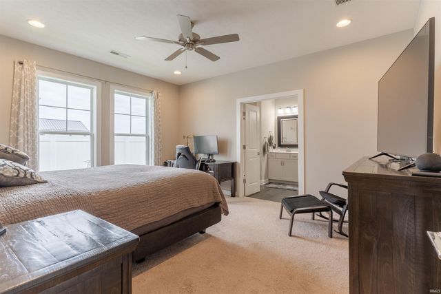 13041 Halle Drive, Evansville, IN 47725