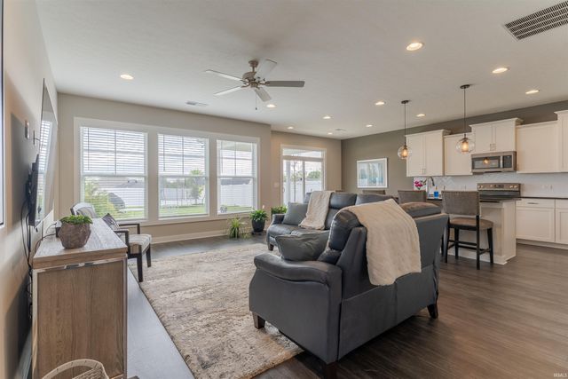 13041 Halle Drive, Evansville, IN 47725