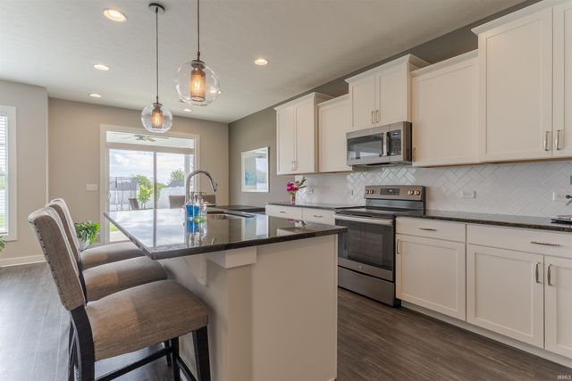 13041 Halle Drive, Evansville, IN 47725