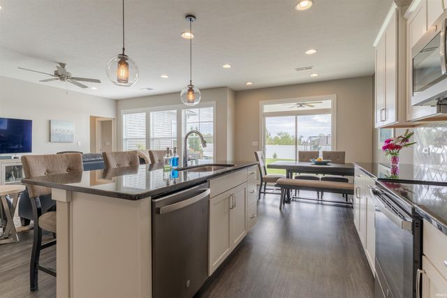 13041 Halle Drive, Evansville, IN 47725