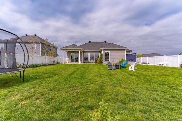 13041 Halle Drive, Evansville, IN 47725