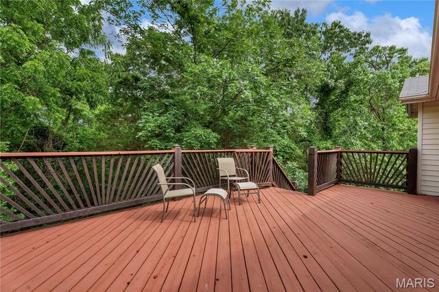 330 Woodlawn Terrace Court, Ballwin, MO 63021