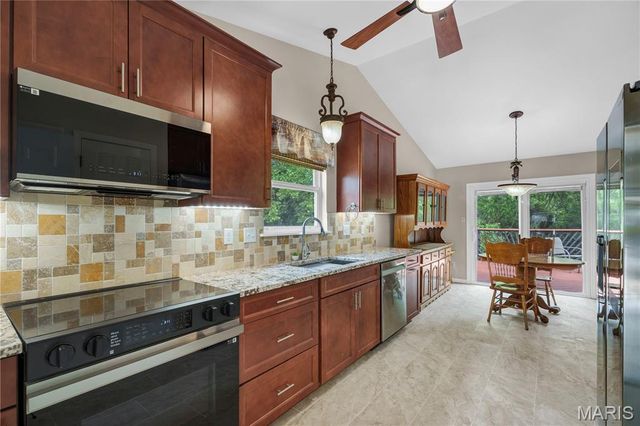 330 Woodlawn Terrace Court, Ballwin, MO 63021