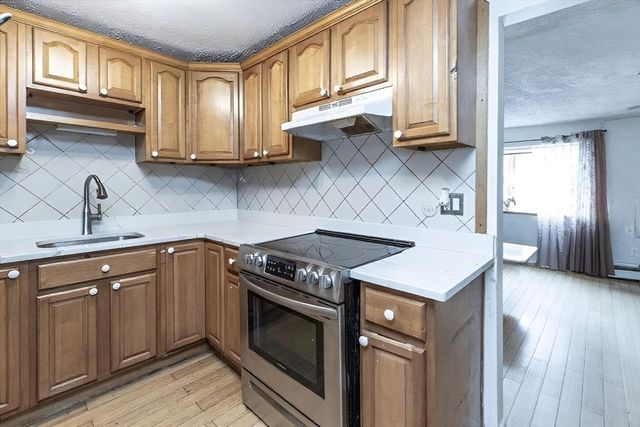 124 Addison St 11, Chelsea, MA 02150