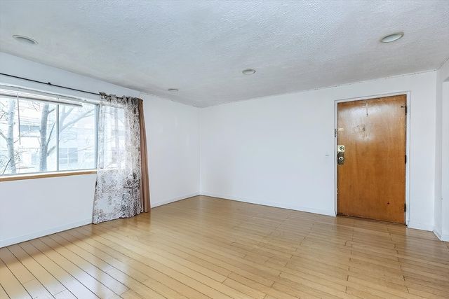 124 Addison St 11, Chelsea, MA 02150