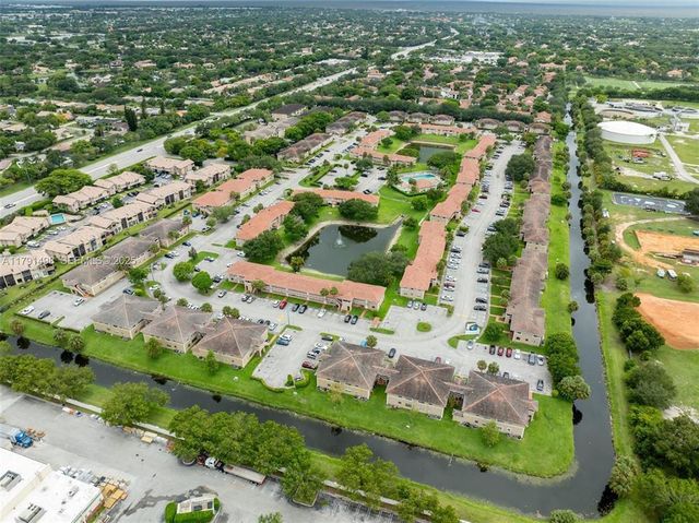 10106 Twin Lakes Drive Unit 4, Coral Springs, FL 33071