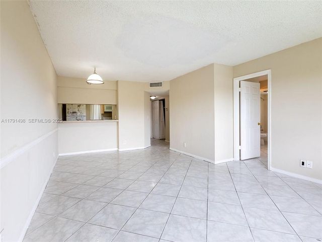 10106 Twin Lakes Drive Unit 4, Coral Springs, FL 33071