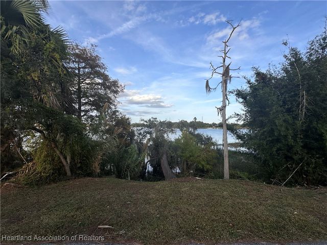 100 Lake Byrd Boulevard, Avon Park, FL 33825