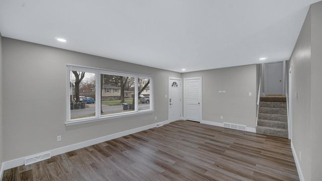 1066 W 10th Place, Hobart, IN 46342