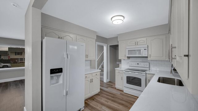 1066 W 10th Place, Hobart, IN 46342