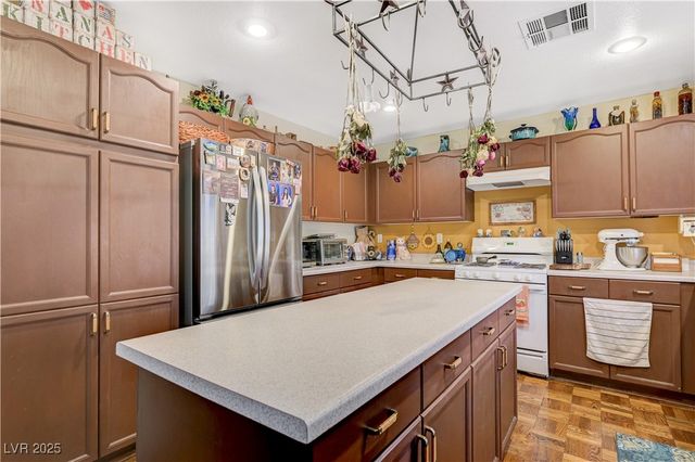 4718 Ashington Street, Las Vegas, NV 89147