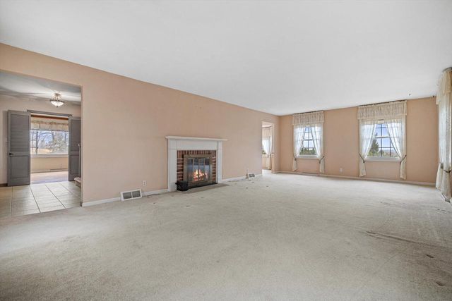 W4101 Scotch Bush ROAD, Elkhorn, WI 53121