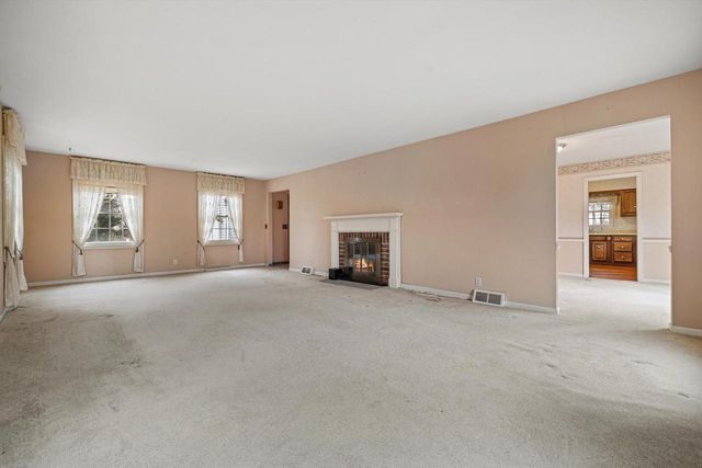 W4101 Scotch Bush ROAD, Elkhorn, WI 53121