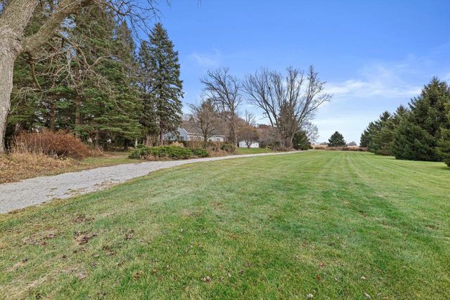 W4101 Scotch Bush ROAD, Elkhorn, WI 53121