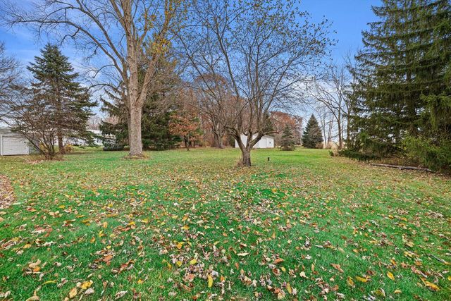 W4101 Scotch Bush ROAD, Elkhorn, WI 53121