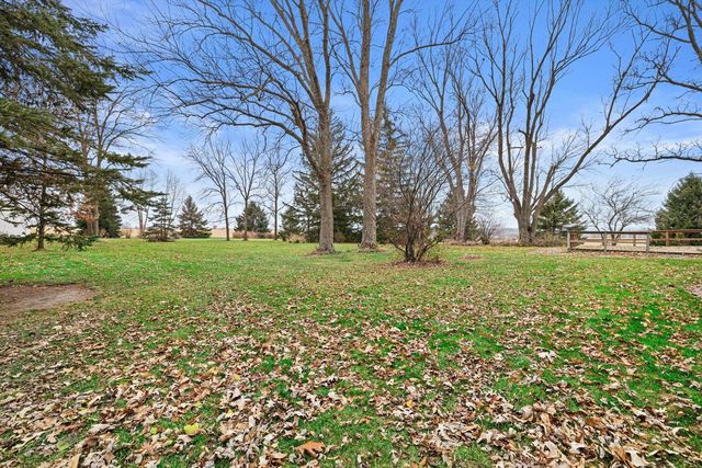 W4101 Scotch Bush ROAD, Elkhorn, WI 53121