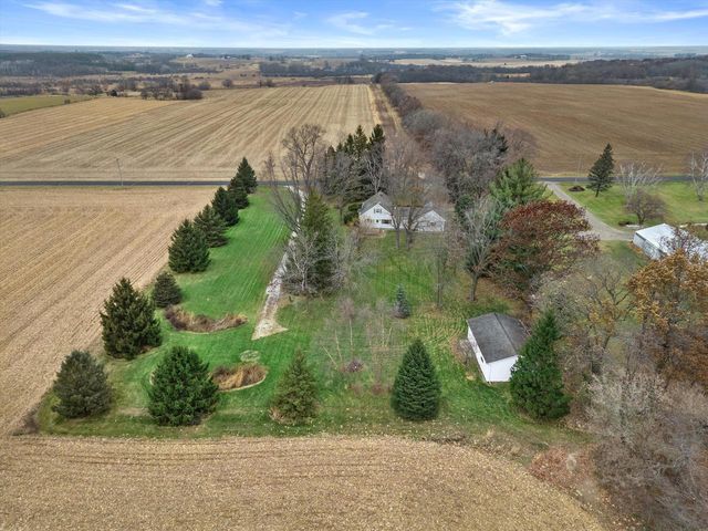 W4101 Scotch Bush ROAD, Elkhorn, WI 53121