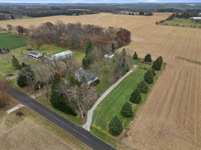 W4101 Scotch Bush ROAD, Elkhorn, WI 53121