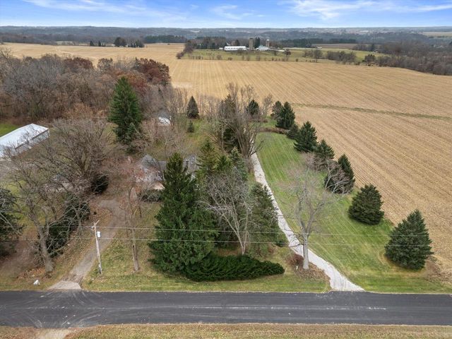 W4101 Scotch Bush ROAD, Elkhorn, WI 53121