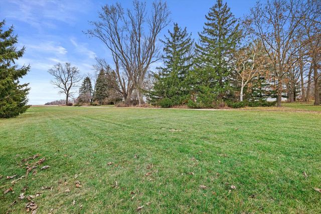 W4101 Scotch Bush ROAD, Elkhorn, WI 53121