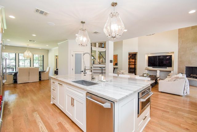 8518 Halls Retreat Court, Missouri City, TX 77459