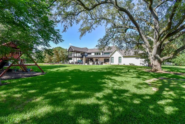 8518 Halls Retreat Court, Missouri City, TX 77459