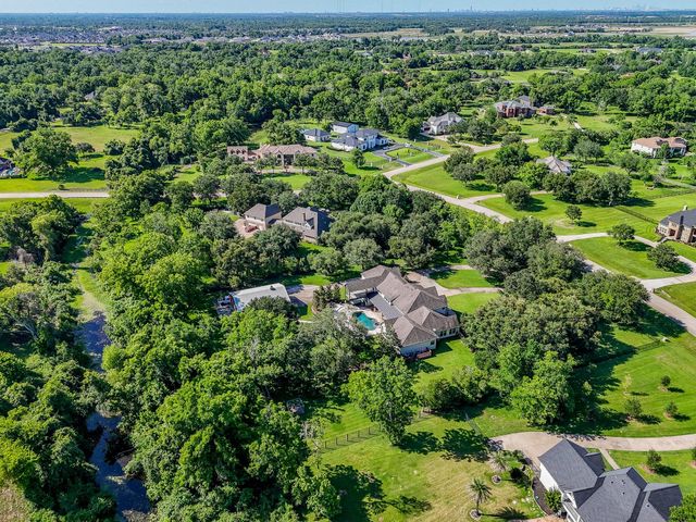 8518 Halls Retreat Court, Missouri City, TX 77459
