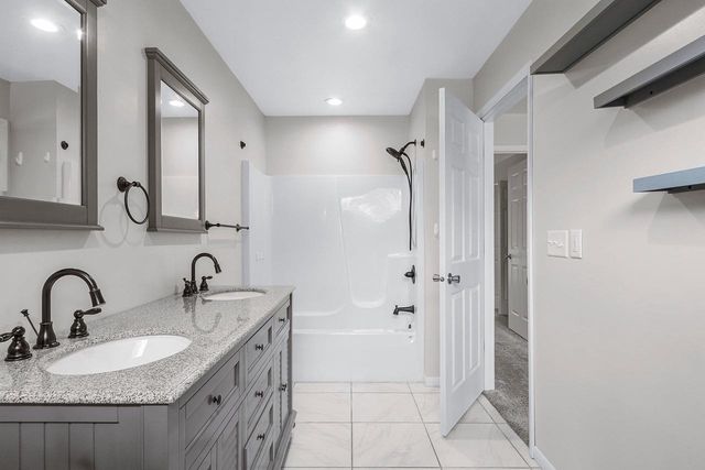 389 SUNLITE DRIVE, Oneida, WI 54155