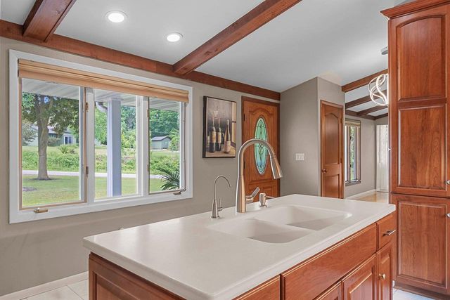 389 SUNLITE DRIVE, Oneida, WI 54155