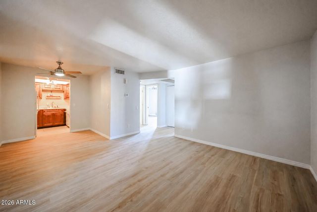 17 E RUTH Avenue 202, Phoenix, AZ 85020