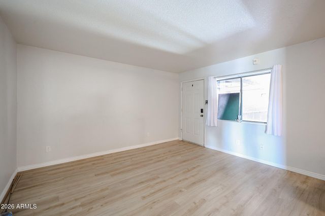 17 E RUTH Avenue 202, Phoenix, AZ 85020