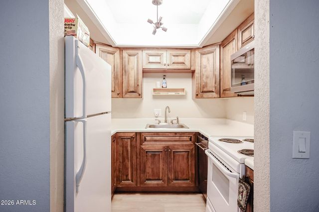 17 E RUTH Avenue 202, Phoenix, AZ 85020