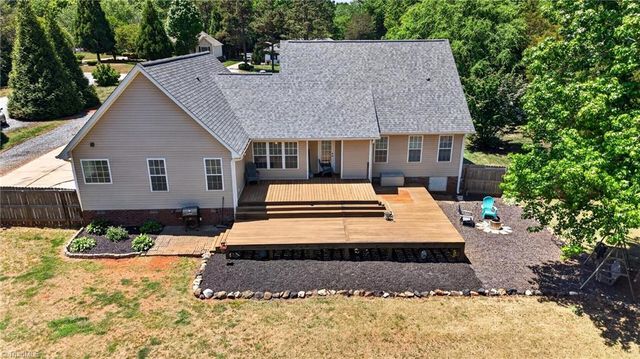 6014 Evelyn Lane, Pleasant Garden, NC 27313