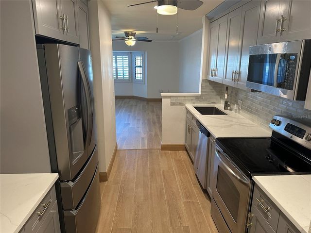 10444 SAINT TROPEZ PLACE, Tampa, FL 33615