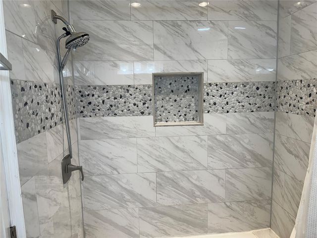 10444 SAINT TROPEZ PLACE, Tampa, FL 33615