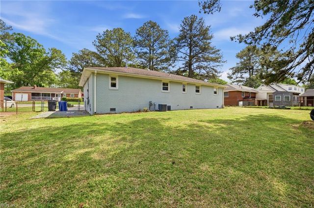 13 Kennedy DR, Portsmouth, VA 23702