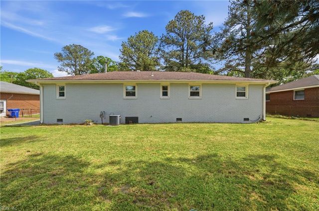 13 Kennedy DR, Portsmouth, VA 23702