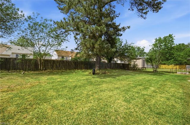 13 Kennedy DR, Portsmouth, VA 23702