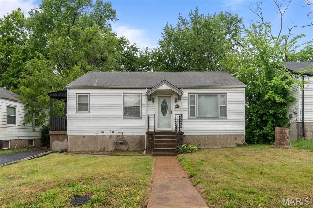 10175 Cloverdale Drive, St Louis, MO 63136