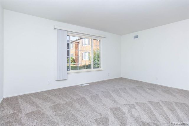 25341 Shiawassee Circle 101, Southfield, MI 48033