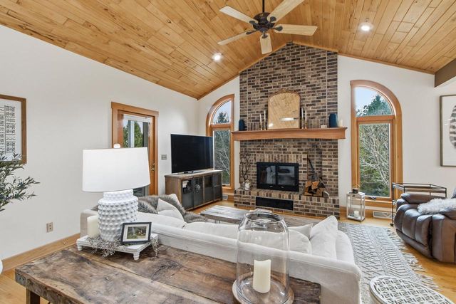 7089 W Stuart Road, Orfordville, WI 53576