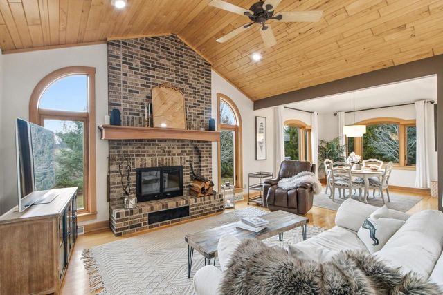 7089 W Stuart Road, Orfordville, WI 53576