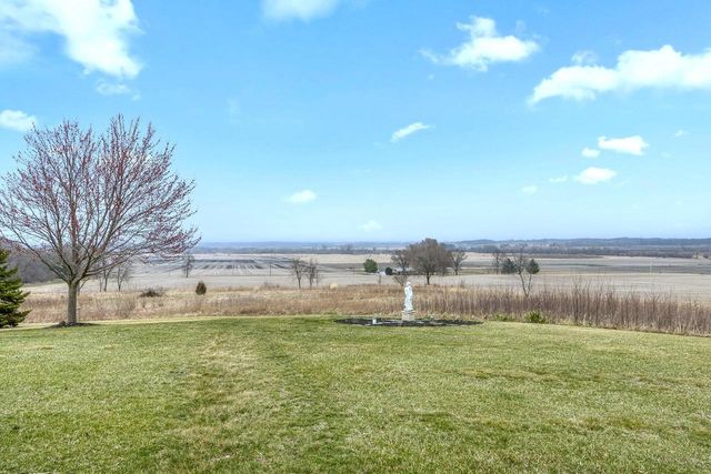 7089 W Stuart Road, Orfordville, WI 53576