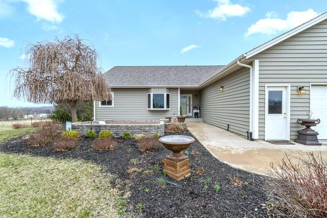 7089 W Stuart Road, Orfordville, WI 53576